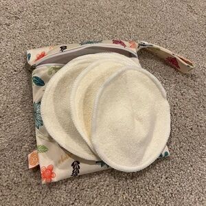 NWOT Kindred bravely reusable nursing pads